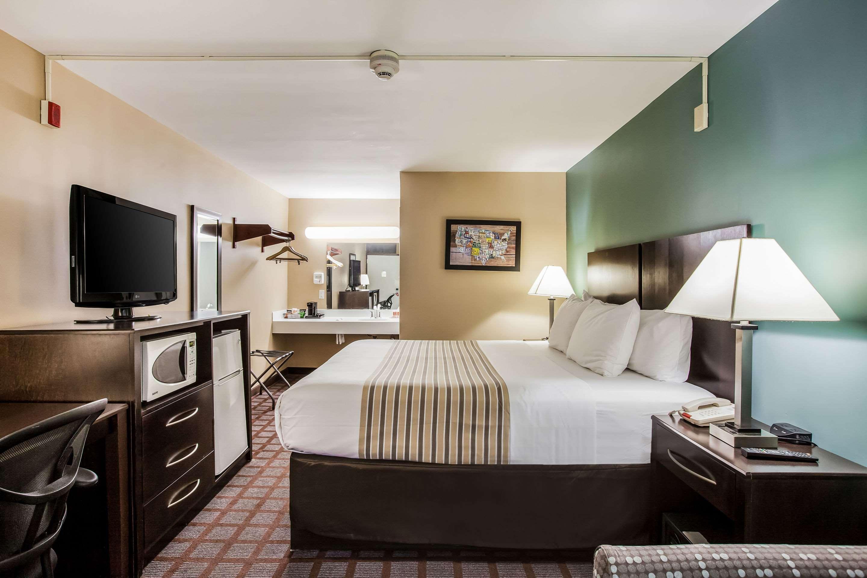 Super 8 By Wyndham Meadowlands Hotel Carlstadt Exterior foto