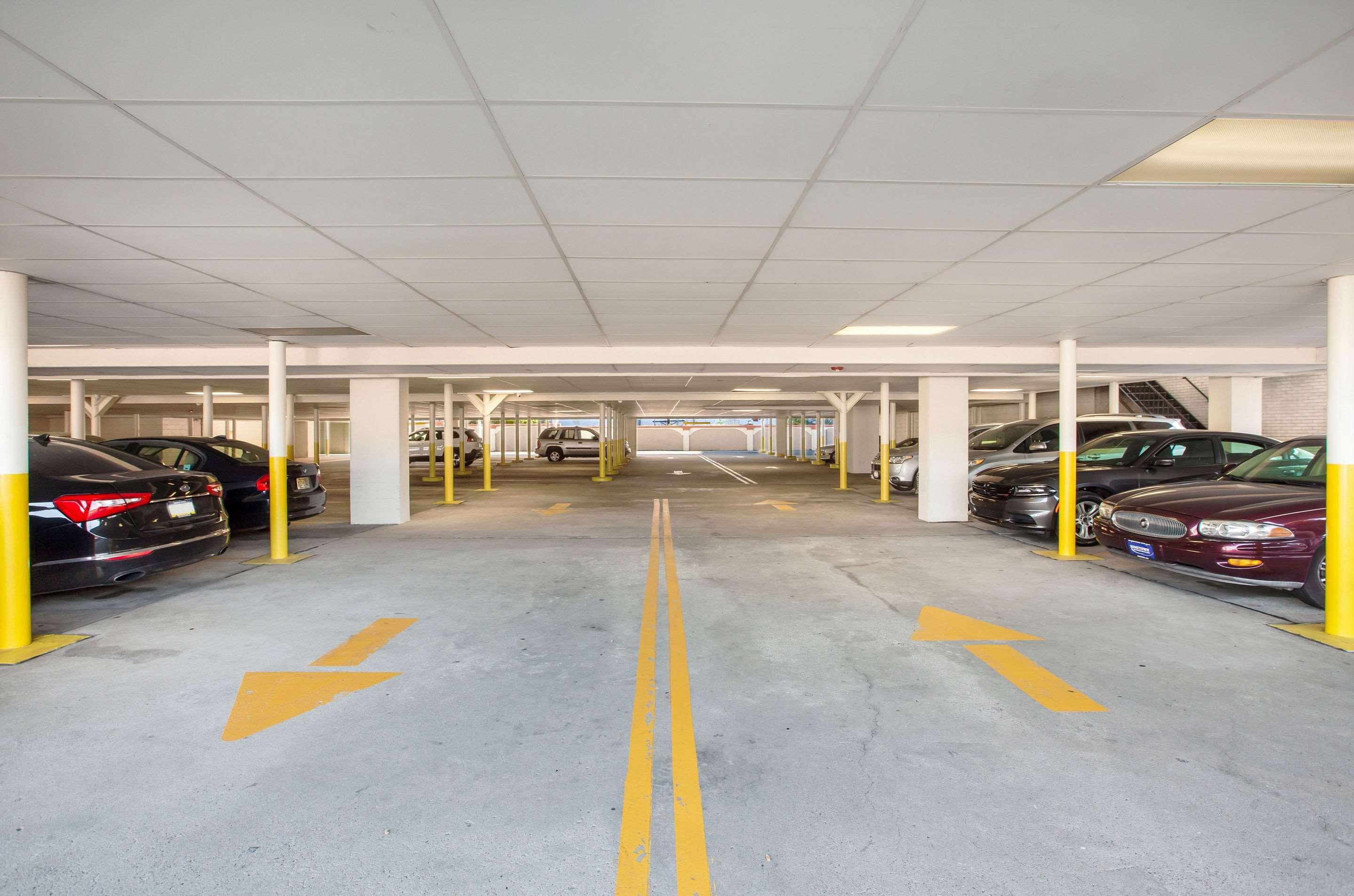 Super 8 By Wyndham Meadowlands Hotel Carlstadt Exterior foto