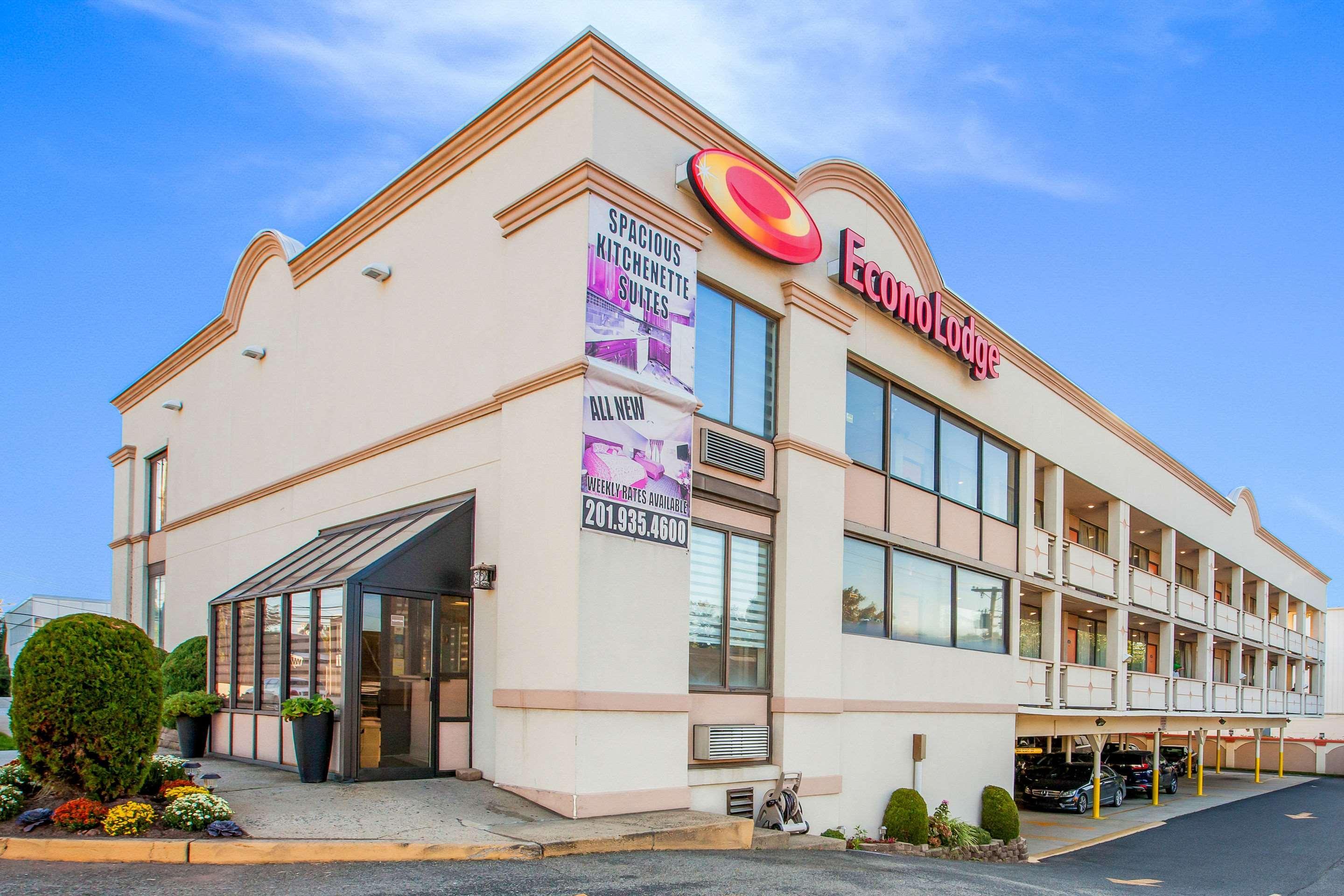 Super 8 By Wyndham Meadowlands Hotel Carlstadt Exterior foto