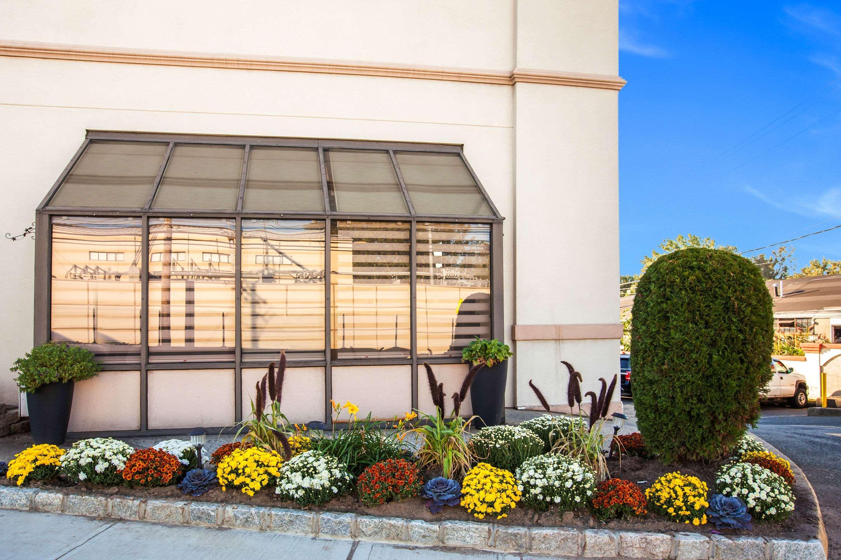 Super 8 By Wyndham Meadowlands Hotel Carlstadt Exterior foto